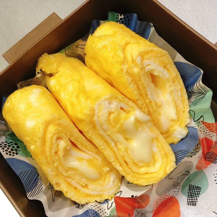とろけるチーズ入り卵焼き レシピ 作り方 By Aki 22 楽天レシピ